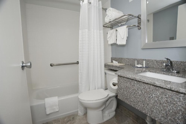 Falmouth Inn image 10